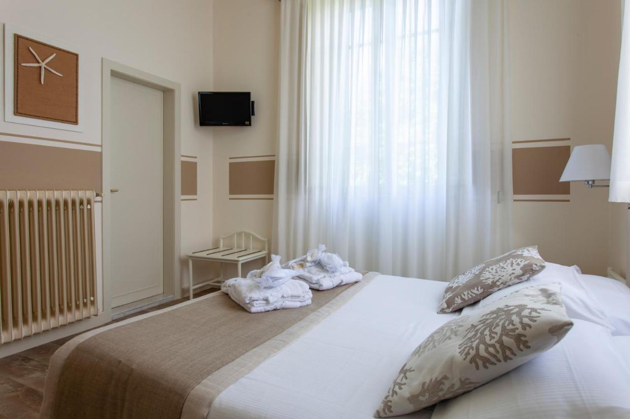 Double or Twin Room,1129459455:JPEG